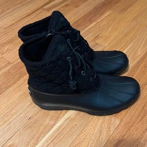 Sperry boots 8.5 30% off bundles